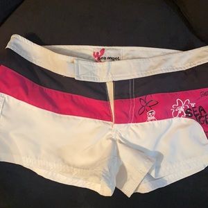 Women’s board shorts size 5 Velcro